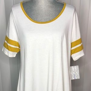 LuLaRoe Large Perfect T